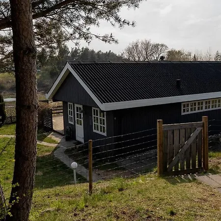 Sommerhus Taet Ved Vibaek Strand Og Ebeltoft. * エーベルトフト